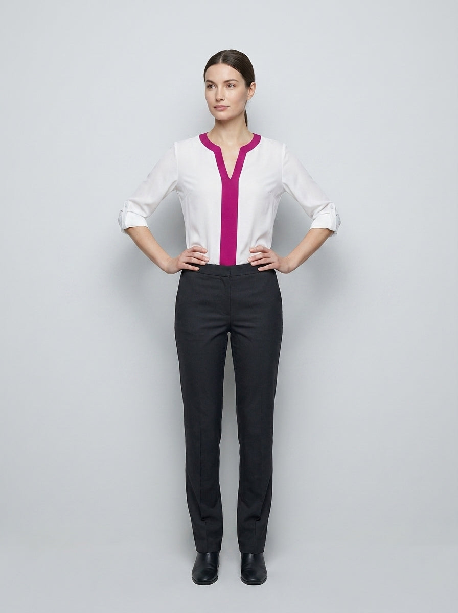 Blusa Blanca con Detalle Fucsia para Hostess y Recepción