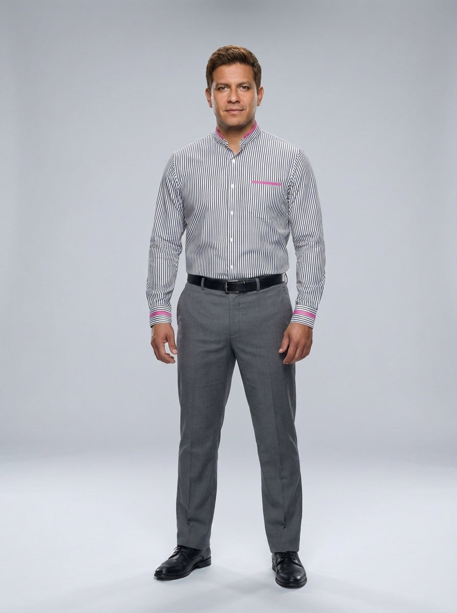 Camisa de Rayas con Cuello Mao y Detalles Magenta para Ejecutivo de Hotel