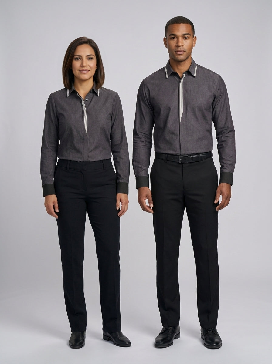 Camisa gris oscuro manga larga con franja plateada en pechera y puños negros, versión femenina y masculina para dealer.