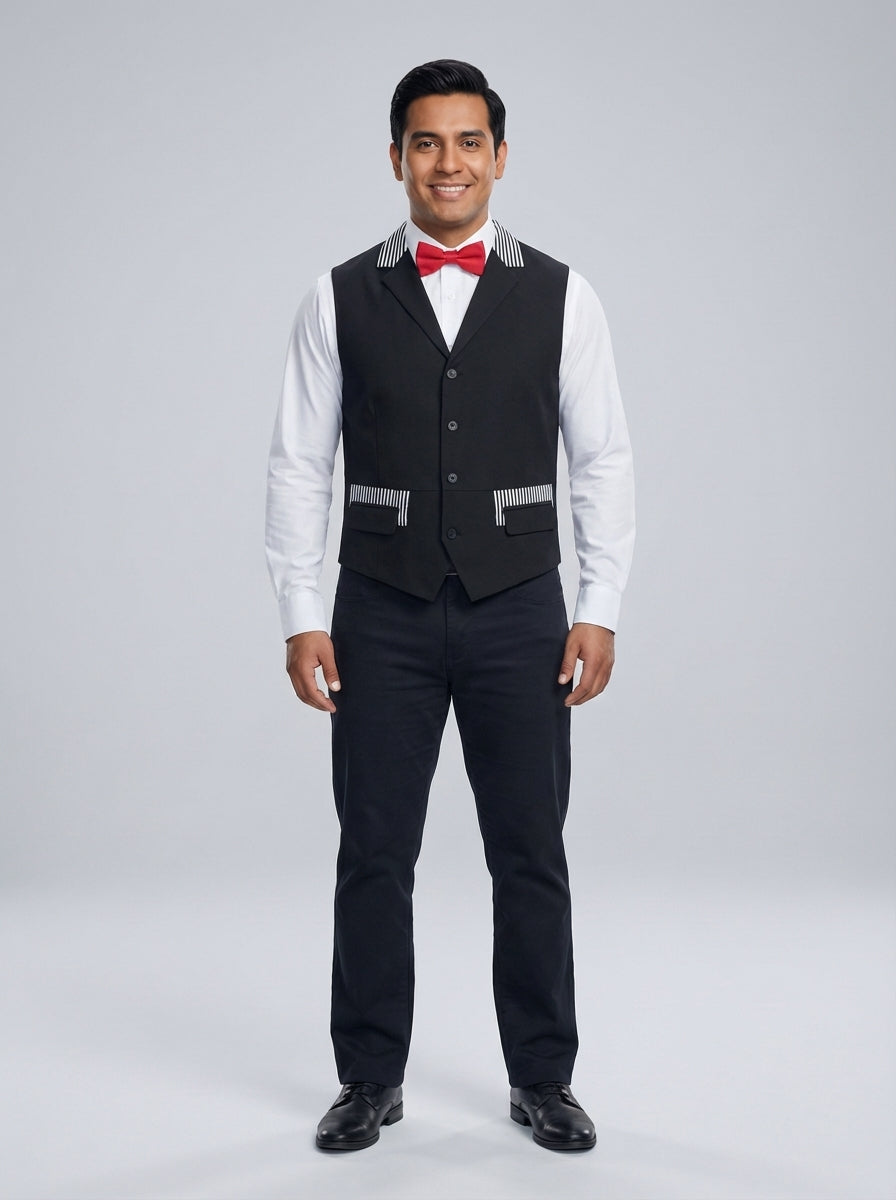 Caballero con chaleco negro de solapa y vivo a rayas con corbatín rojo y camisa blanca para valet y bellboy de hotel.
