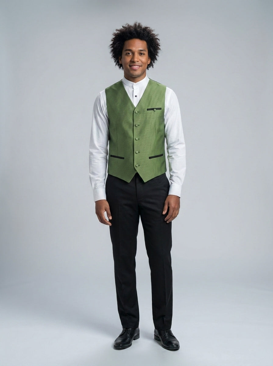 Chaleco verde olivo con botones y ribetes negros sobre camisa blanca de cuello mao para dealer de casino.